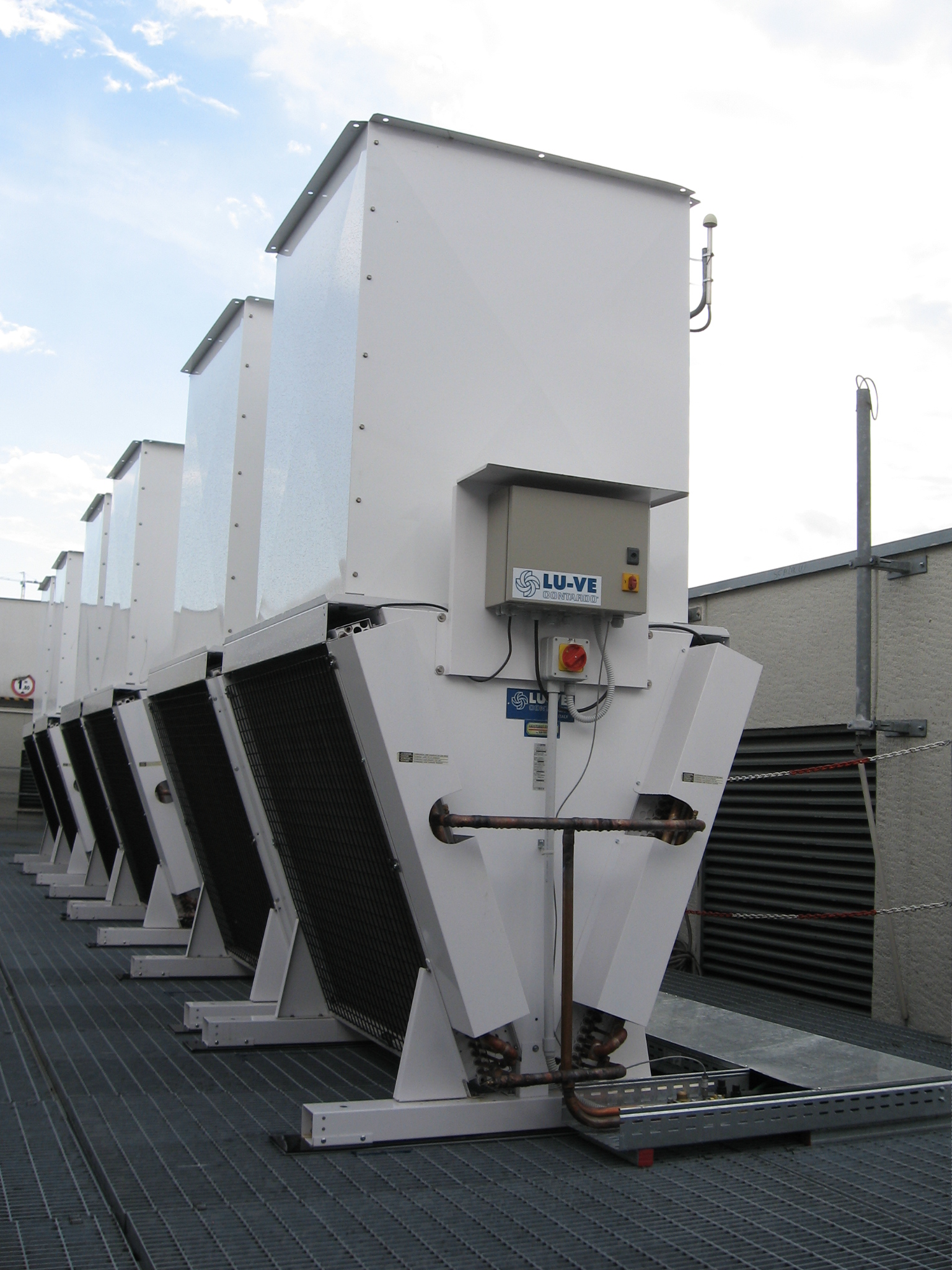 A/C Air conditioning installation, Milan, Italy - 22 pcs XDHV air cooled condensers